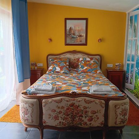 فندق Chez Vladimir Criquebeuf-en-Caux المظهر الخارجي الصورة